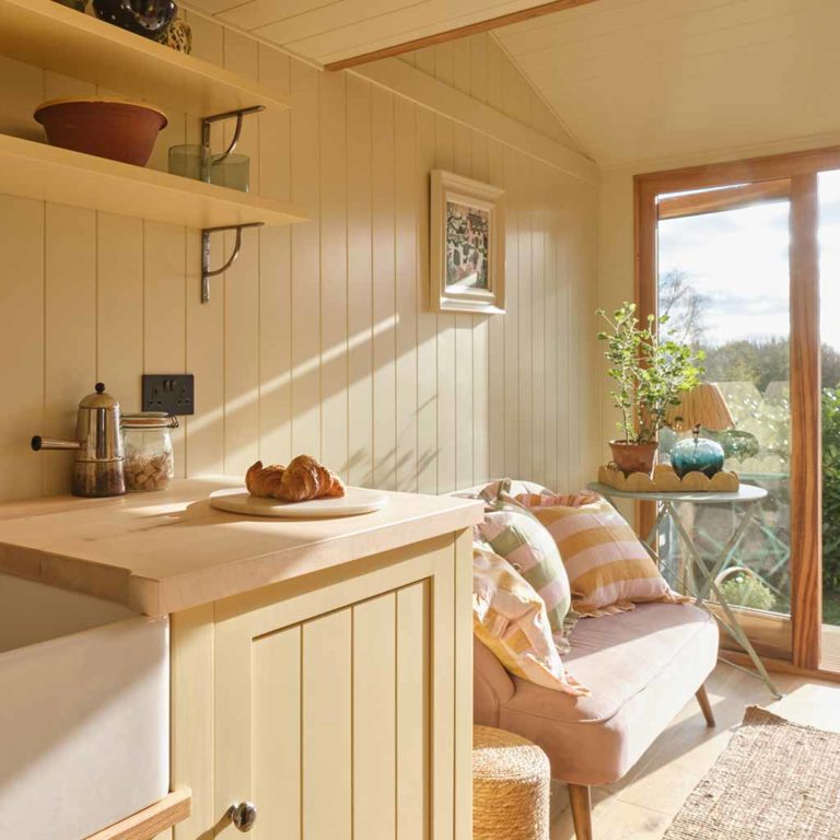 The Plankbridge Sixpenny Hut House interior