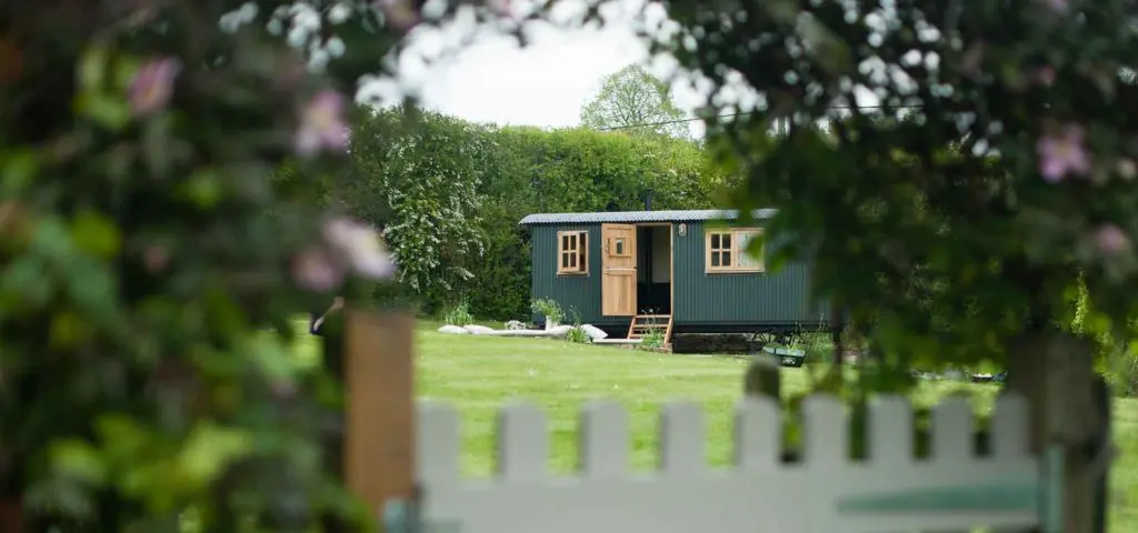 Plankbridge shepherd's hut