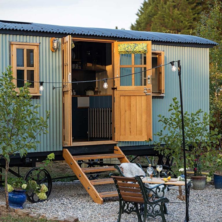 Custom Guest House by Plankbridge