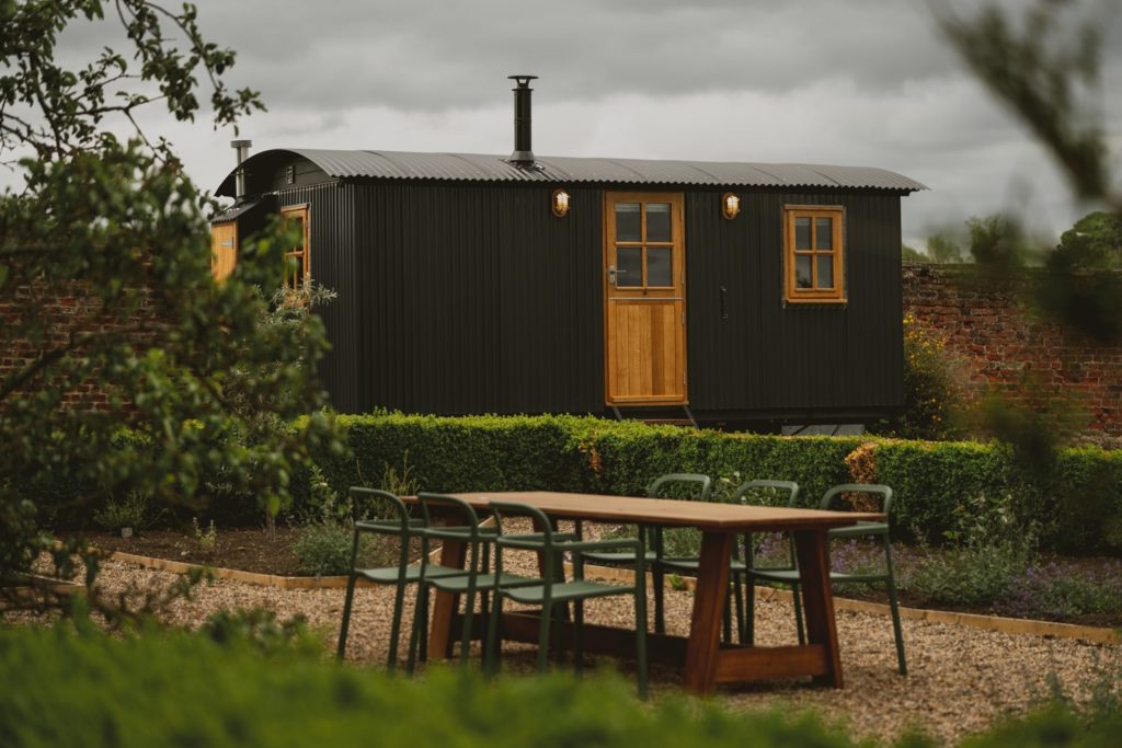 Ivy Berry Shepherd's hut Colour