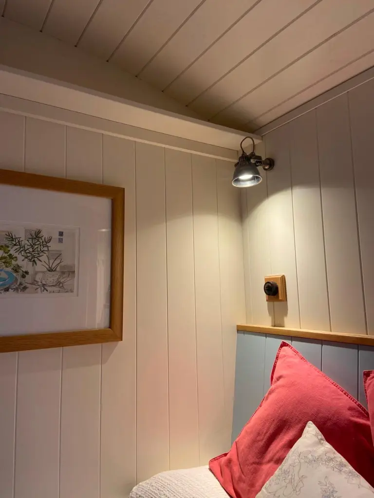 Plankbridge garden retreat shepherd's hut