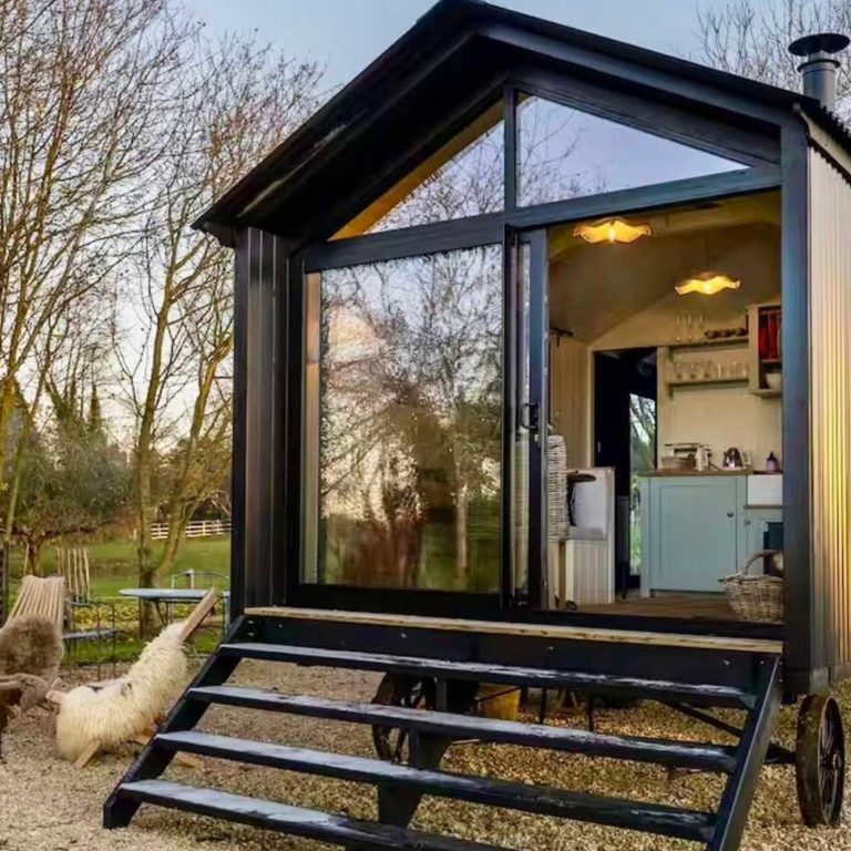 Bexington Ridge House, with kitchen and sliding doors, Plankbridge shepherd's huts