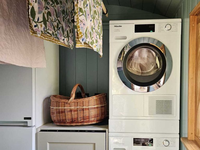 Plankbridge Laundry Room Shepherd's Hut