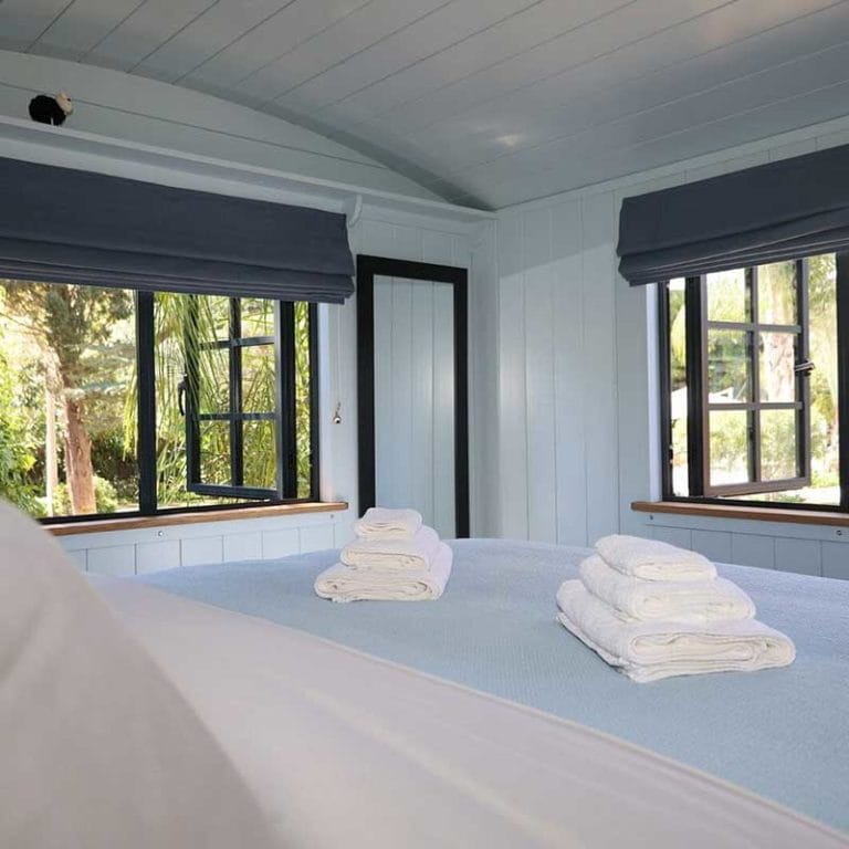 Plankbridge Shepherd's Huts at La Pina Verde