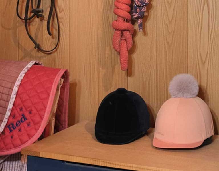 The Tack Room shepherd's hut by Plankbridge