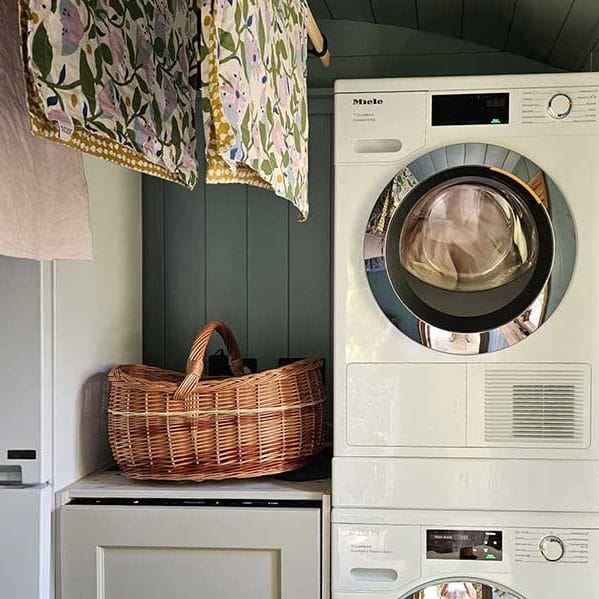 Plankbridge Laundry Room Shepherd's Hut